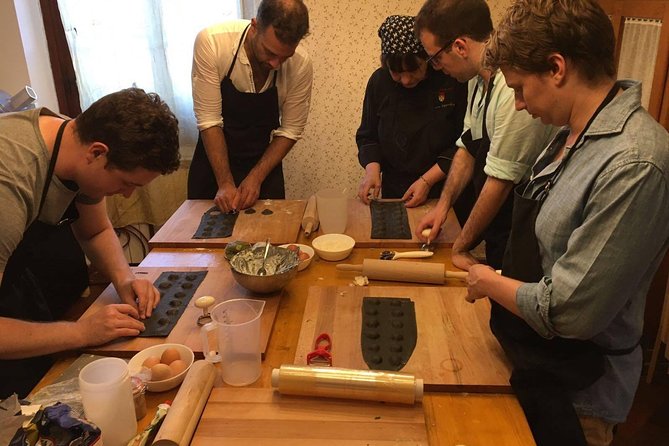 Florence Small-Group Pasta Class with Seasonal Ingredients - Key highlights you’ll care about