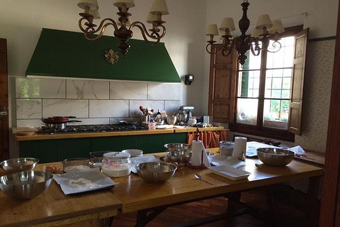 Florence Small-Group Pasta Class with Seasonal Ingredients - Wine, limits, and the no-heels rule that actually matters