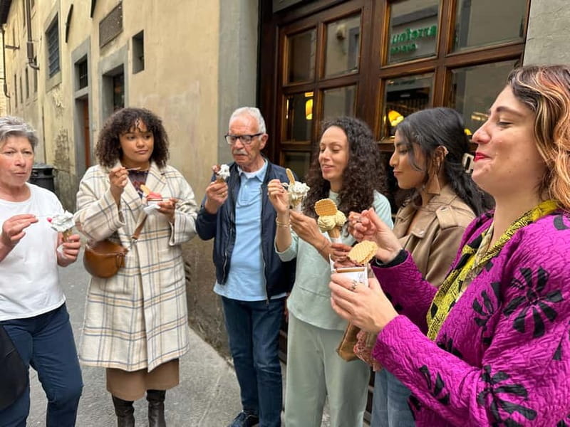 Florence: Street Food Tour with Wine & Local Guide - Ponte Vecchio and the streets between monuments
