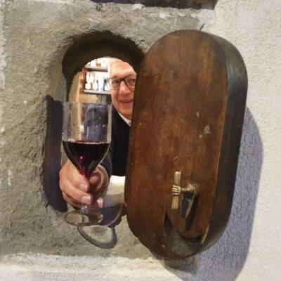 Florence: Sunset Sightseeing Tour and Wine Tasting - Finding Your Guide: Ponte Vecchio Start Made Simple