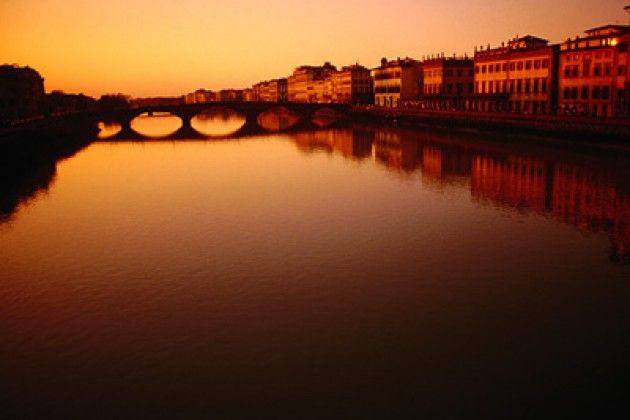 Florence: Sunset Sightseeing Tour and Wine Tasting - Piazza Pitti and Santo Spirito: A More Relaxed Side of the Center