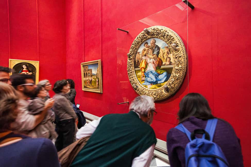 Florence: Timed Entry to Uffizi with Optional Audio Guide - Hosts, languages, and pacing: what you’ll likely notice first