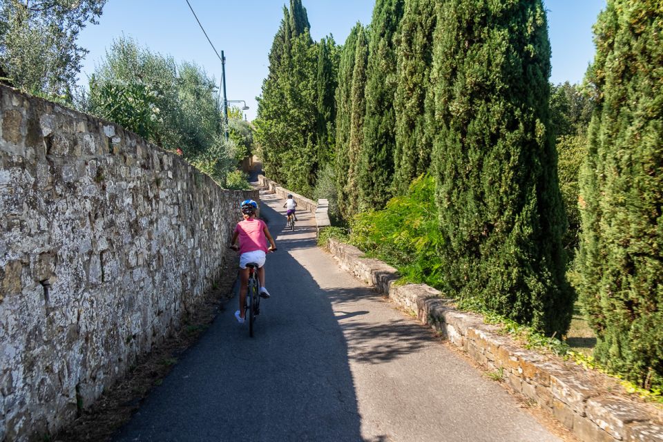 Florence: Tuscany Bike Tour with Wine & Olive Oil - Oltrarno meet-up and the smart way to leave Florence behind