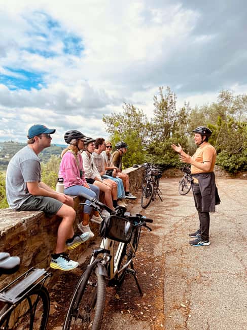 Florence: Tuscany Bike Tour with Wine & Olive Oil - The tasting stop: Chianti + extra-virgin olive oil on homemade bread