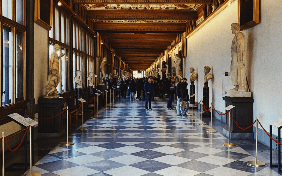 Florence: Uffizi Entry Ticket & Audio Guided Tour with Host - Your host and the audio guide: how the tour stays readable