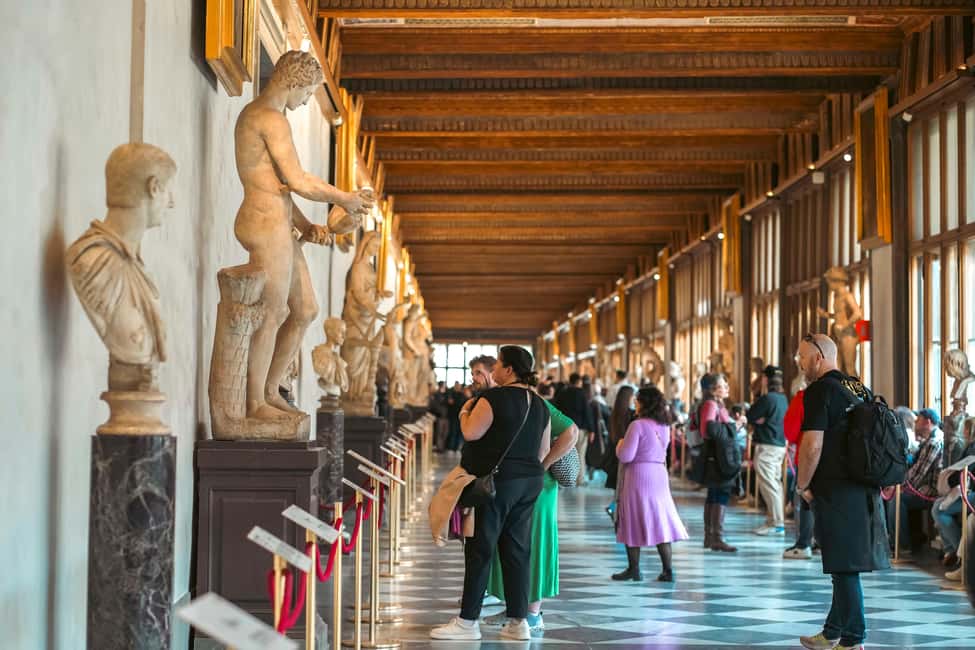 Florence: Uffizi Gallery Reserved-Entry VIP Tour - Small group VIP style: radios, headsets, and the 1.5-hour reality