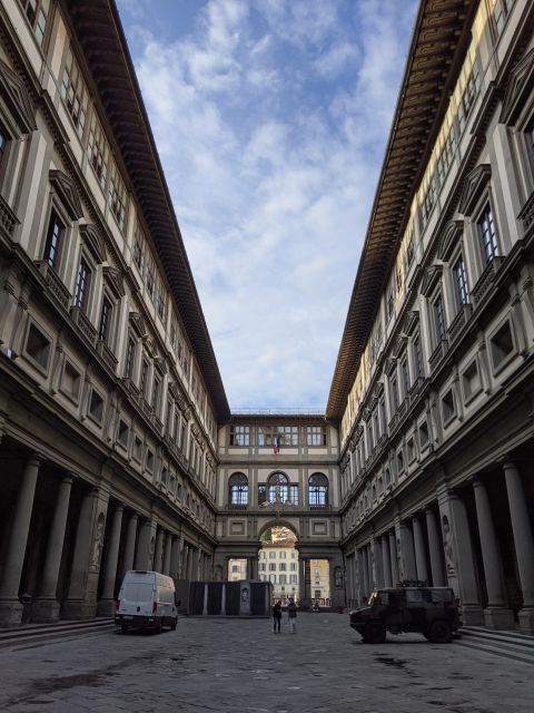 Florence: Uffizi Gallery Small-Group Guided Tour with Ticket - How the small-group setup helps you ask real questions