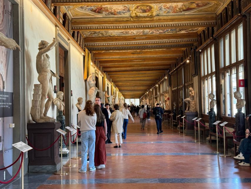 Florence: Uffizi Gallery Timed-Entry Ticket with Escort - Meeting point at Leonardo da Vinci’s statue (white flag included)