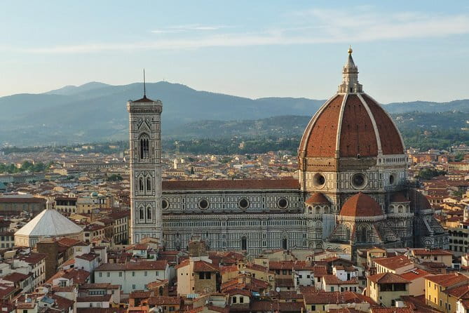 Florence Walk Tour + Wine Windows Option | Discover, Sip, Enjoy! - Via dei Calzaiuoli: The Street That Connects Duomo to Signoria