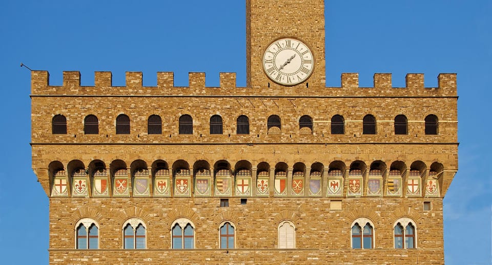 Florence:Palazzo Vecchio Skip-the-line Ticket & Audio Guide - Entering Salone dei Cinquecento: the room that owns the skyline