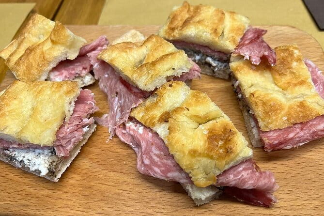 Florence’s Ultimate Food Tour: Full Tuscan Meal by Do Eat Better - Stop 5 by Ponte Santa Trinita: gelato or a historic sweet shop
