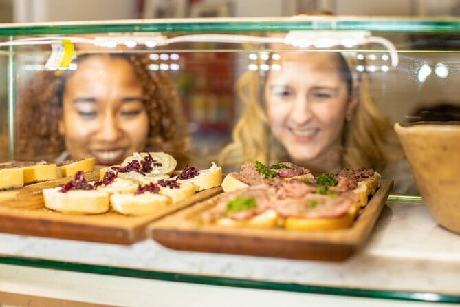 Florence’s Ultimate Food Tour: Full Tuscan Meal by Do Eat Better - The guides make the tour: what you’ll notice on your walk