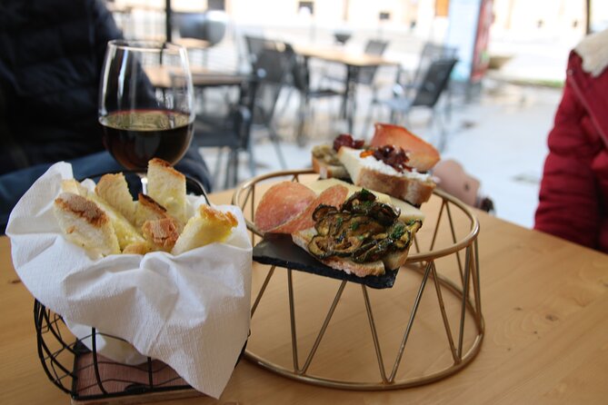 Food Tasty and History Tour in Civitavecchia - Stop 3: Piazza Leandra and the Civitavecchiese pizza tasting