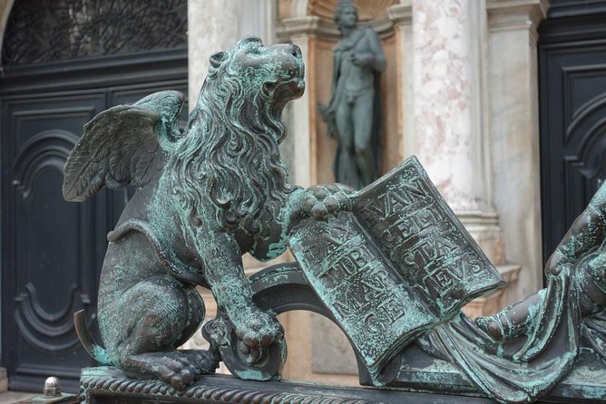 FriendInVenice: Experience the True Venice with a Private Tour - Entering Venice Like a Local: The Real Advantage of This 2-Hour Private Walk