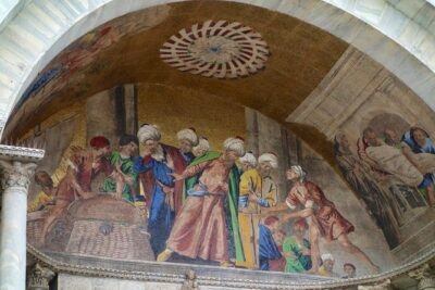 FriendInVenice: Experience the True Venice with a Private Tour - The Secret Door Mindset: What “Native Venetian” Actually Means on the Ground