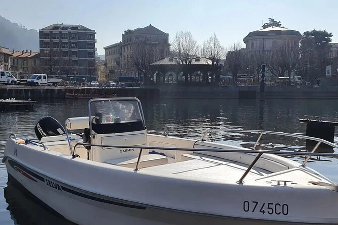 From 1H to 4H License Free Boat Rental 40cv Lake Como - Freedom vs. guidance: what it feels like in real life