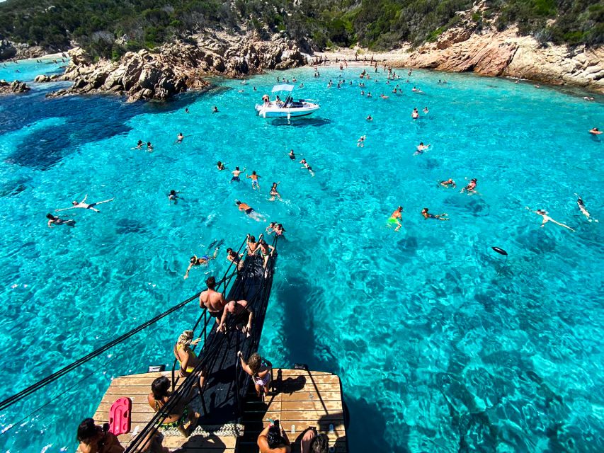 From Cannigione: La Maddalena Archipelago Boat Trip - On-board food and drinks: simple and easy