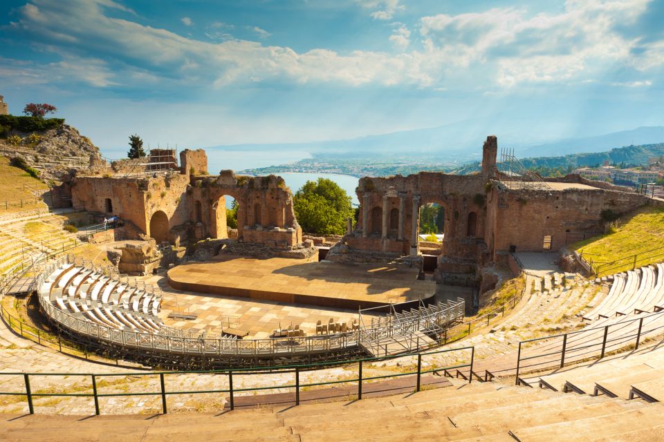 From Catania: Day Trip to Mount Etna and Taormina - Lunch at the vineyard: Sicilian food with real comfort