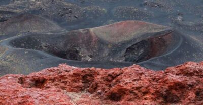 From Catania: Guided Tour of Mount Etna and Taormina - Helmets and torches: what the lava cave visit adds (and what to do if it’s paused)