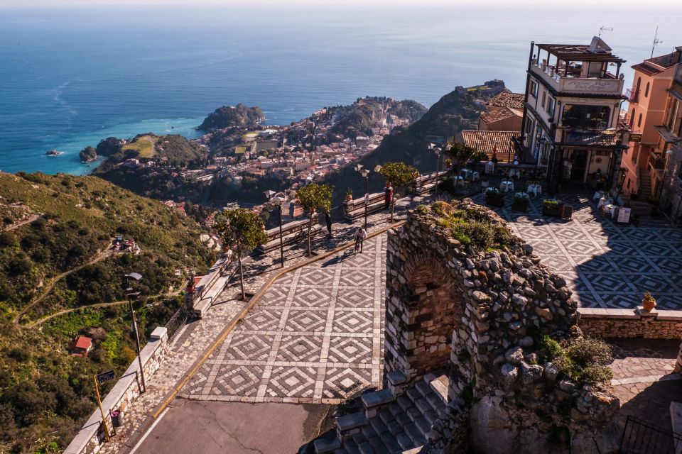 From Catania: Taormina, Isola Bella, and Castelmola Day Trip - Audio guide in multiple languages: how to use it effectively