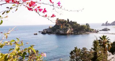 From Catania: White Lotus tour Taormina, Castelmola & Naxos - Pickup and Minivan Travel: Simple, Direct, Efficient