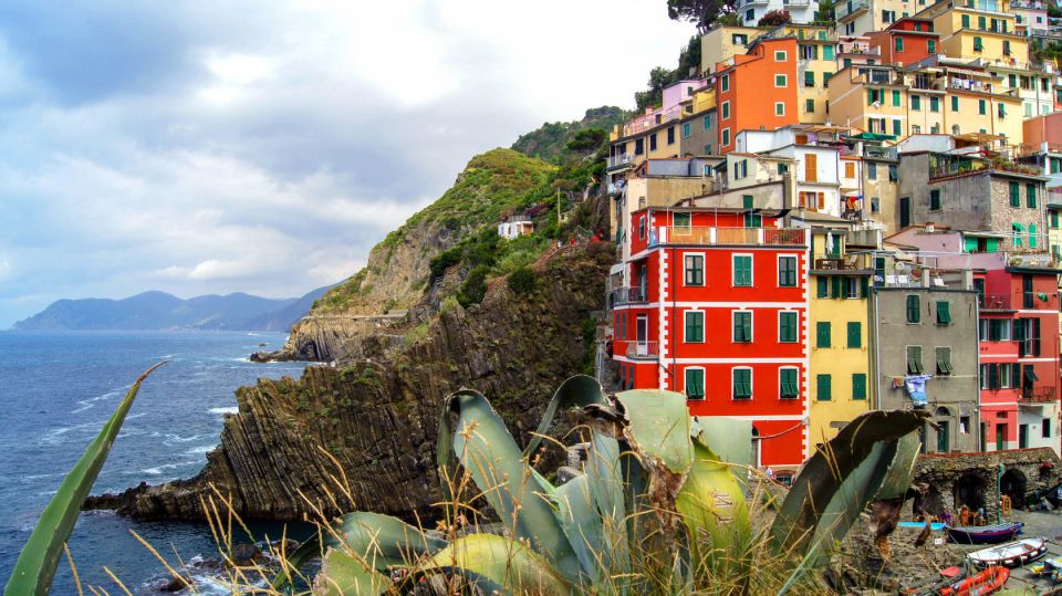 From Florence: Full-Day Private Cinque Terre Tour with Pisa - The value of a private Florence to Cinque Terre plan