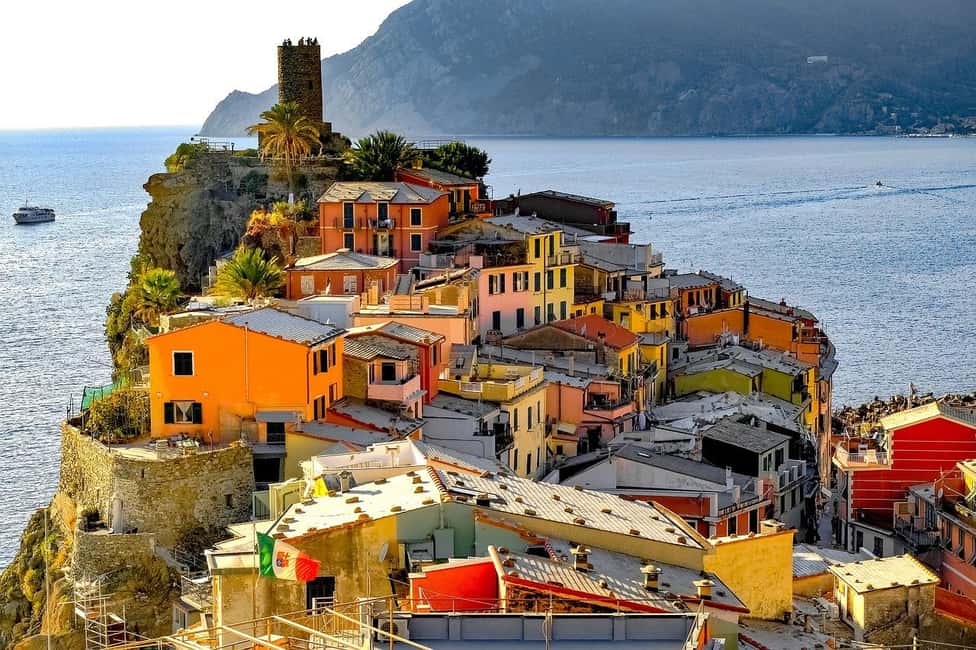 From Florence: Full-Day Private Cinque Terre Tour with Pisa - The short ferry to Vernazza: 15 minutes that feels like more