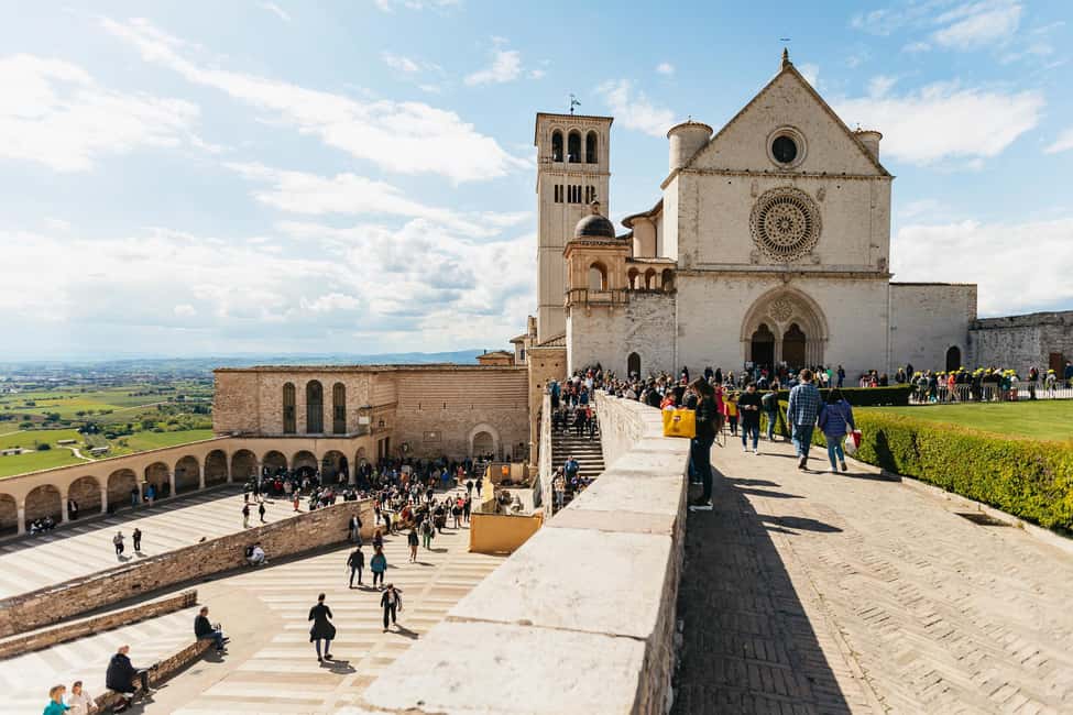 From Florence: Orvieto and Perugia Tour with Church Visits - A Coach Day in Umbria: Florence to Hilltop Churches