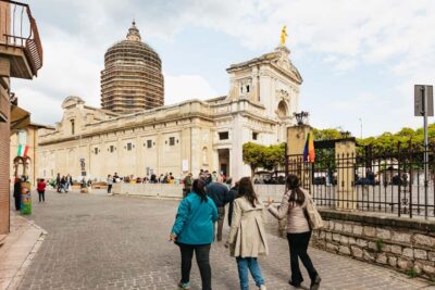 From Florence: Orvieto and Perugia Tour with Church Visits - Perugia on Your Own: Piazza IV Novembre, Rocca Paolina, and Chocolate Time