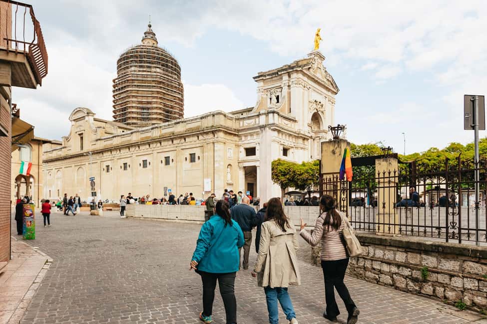 From Florence: Orvieto and Perugia Tour with Church Visits - Perugia on Your Own: Piazza IV Novembre, Rocca Paolina, and Chocolate Time