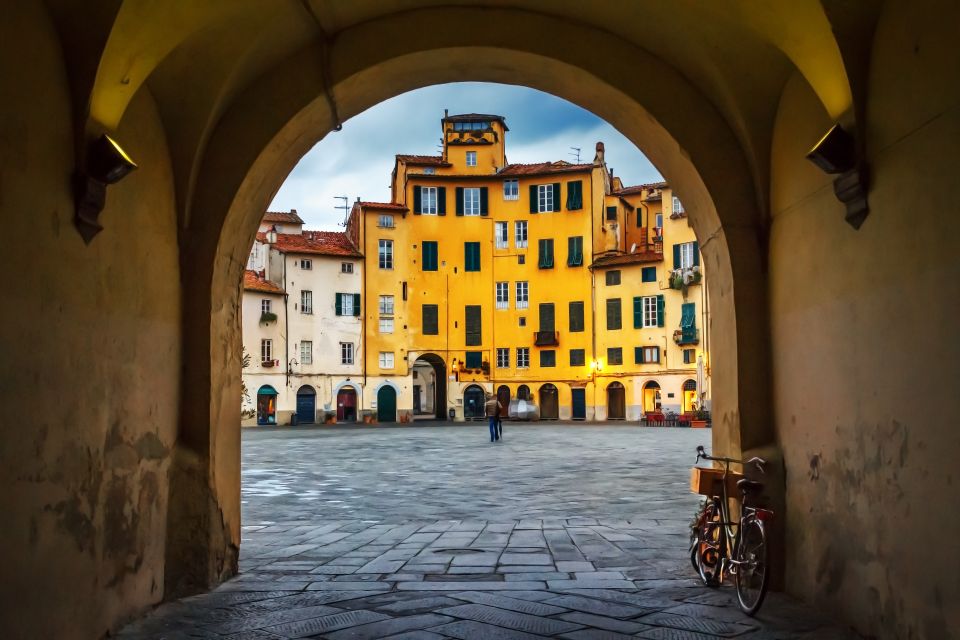 From Florence: Pisa & Lucca Day Tour with Buccellato Tasting - Pisa’s Square of Miracles: what the guided walk helps you notice