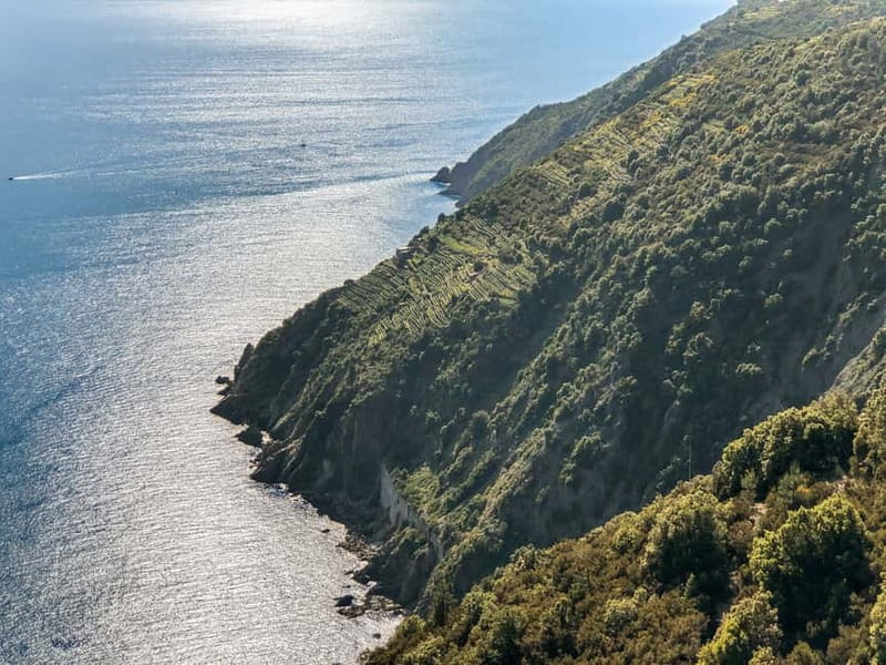 From La Spezia: Cinque Terre Boat Tour - Portovenere and Le Bocche: the rocky pre-show before the villages