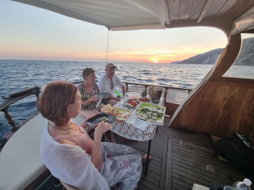 From La Spezia: Cinque Terre Boat Tour with Lunch and Wine - Quick take: what you’ll remember most