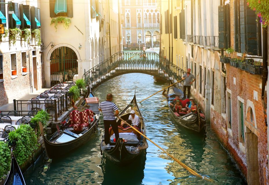 From Lake Garda: Full-Day Guided Group Tour of Venice - Rialto Bridge walking segment: the most useful guided part after St. Mark’s