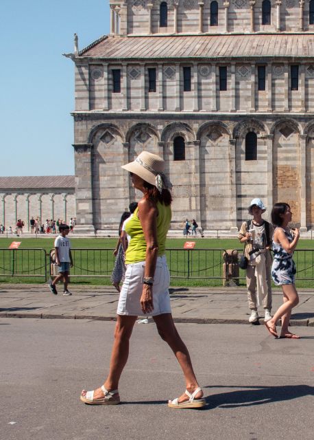 From Livorno: Day Trip to Pisa and Cinque Terre's Manarola - Pisa on the ground: using your free time at Piazza dei Miracoli