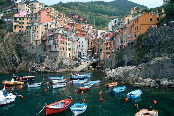From Milan: Cinque Terre Guided Full-Day Trip With Cruise - Manarola: the hour where you should choose your priorities