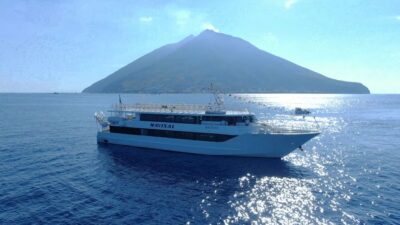 From Milazzo: Lipari and Vulcano Day Trip - Lipari in 2 hours 45: two famous rocks, one great old-town loop