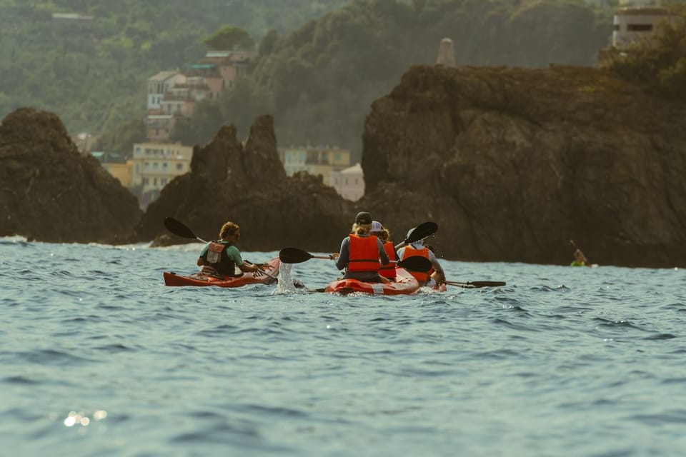 From Monterosso to Vernazza: Guided Cinque Terre Kayak Tour - Timing and group size: why this tour feels relaxed