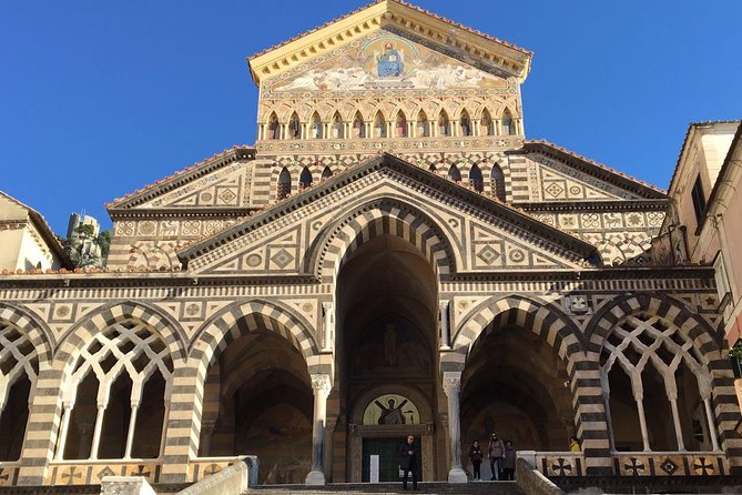 From Naples: Amalfi Coast & Pompeii Small Group Tour - Small group size and guide style: what to expect if language changes