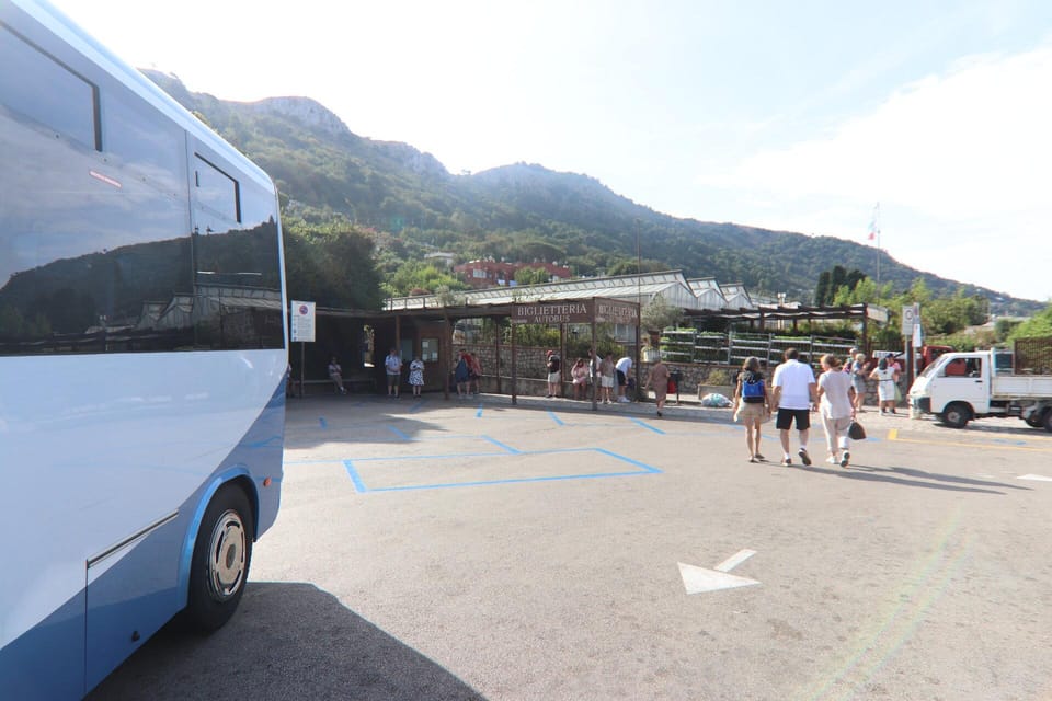 From Naples: Blue Grotto, Capri, and Anacapri Group Tour - Augustus Gardens: the viewpoint that explains the island’s famous cliffs