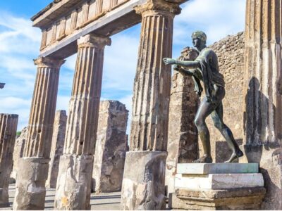 From Naples: Mount Vesuvius and Pompeii Ruins Combo Day Trip - Mount Vesuvius National Park: walking to the crater and grabbing real views