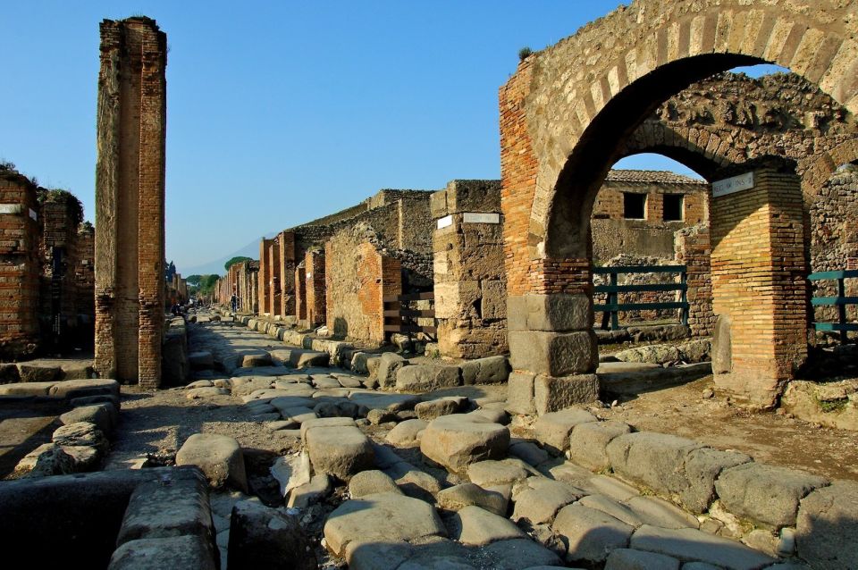 From Naples: Pompeii and Amalfi Coast Full-Day Private Tour - Pompeii: skip the line and walk streets that used to be alive