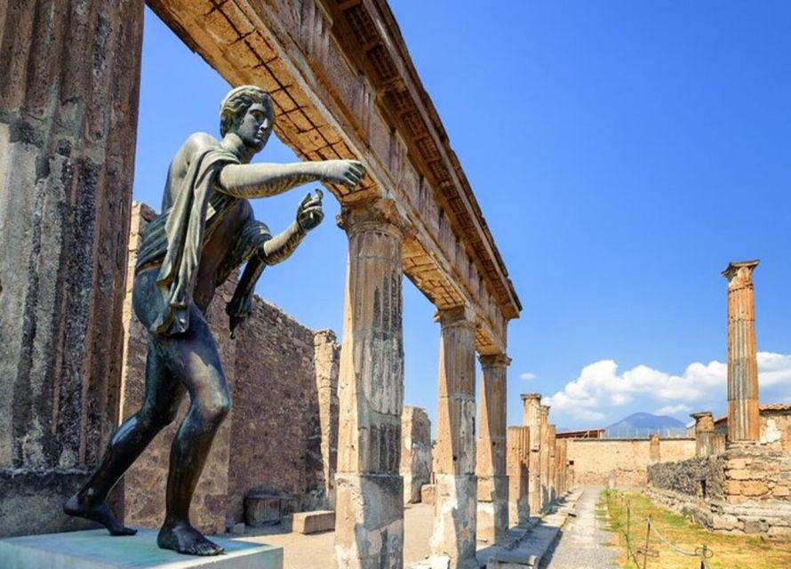 From Naples: Pompeii and Herculaneum VIP Tour with Lunch - Guides and on-the-spot explanations that change what you notice