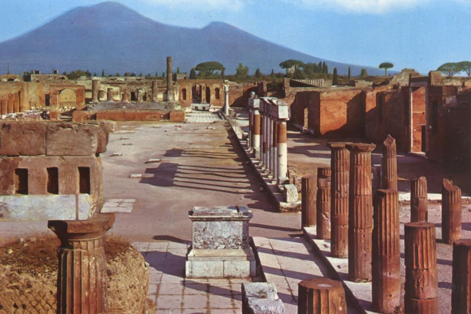From Naples: Pompeii and Sorrento Full-Day Tour - The drive along the coast: quick glimpses that set the mood