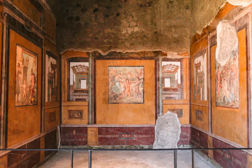 From Naples: Pompeii Skip-the-Line Guided Tour - Key points at a glance