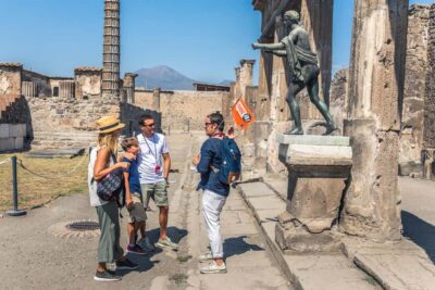 From Naples: Pompeii Skip-the-Line Guided Tour - Entering Pompeii fast: why priority access matters