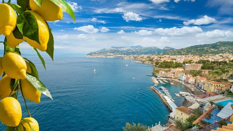 From Naples-Tour with small groups to the Amalfi Coast - Managing the day: timing, photos, shopping, and lunch