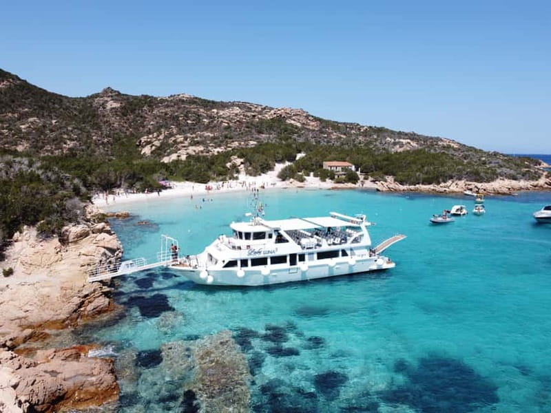 From Palau: 4 stops boat tour to La Maddalena archipelago - Meeting Lady Luna 3 in Piazza del Molo: don’t cut it close