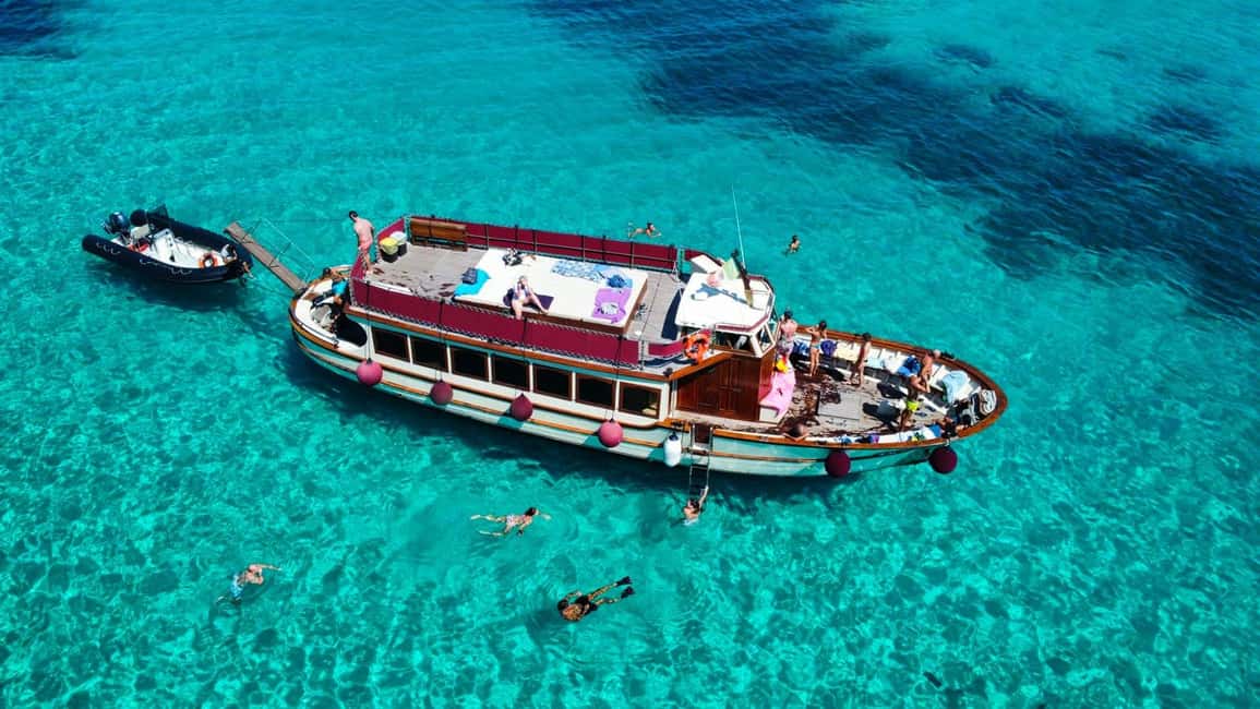 From Palau/La Maddal: Boat Tour of La Maddalena Archipelago - Why this boat day from Palau is such good value