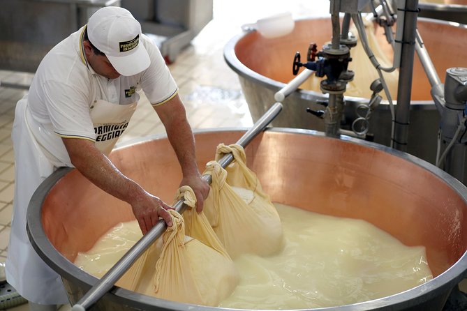 From Parma: Parmigiano Reggiano Farm Tour & Tasting with Transfer - From Parma’s morning pickup to the quiet cheese country